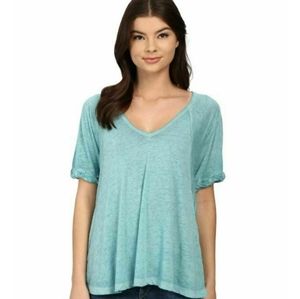 We The Free Women's V-neck Lightweight Short Sleeve T-shirt